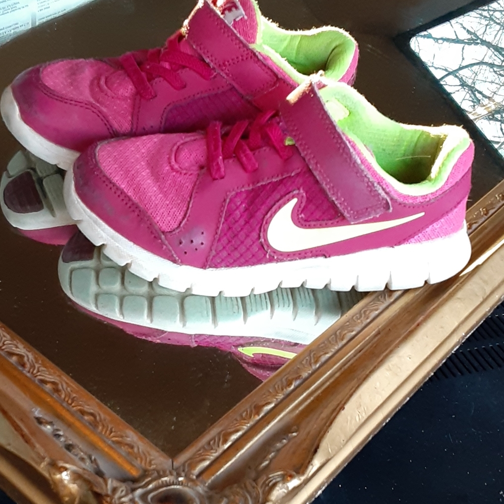Shoes - Picture 2 of 6
